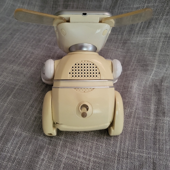 2008 Sega iDOG - Interactive with MP3 Player - Action Figure - Vintage T… - Picture 4 of 8